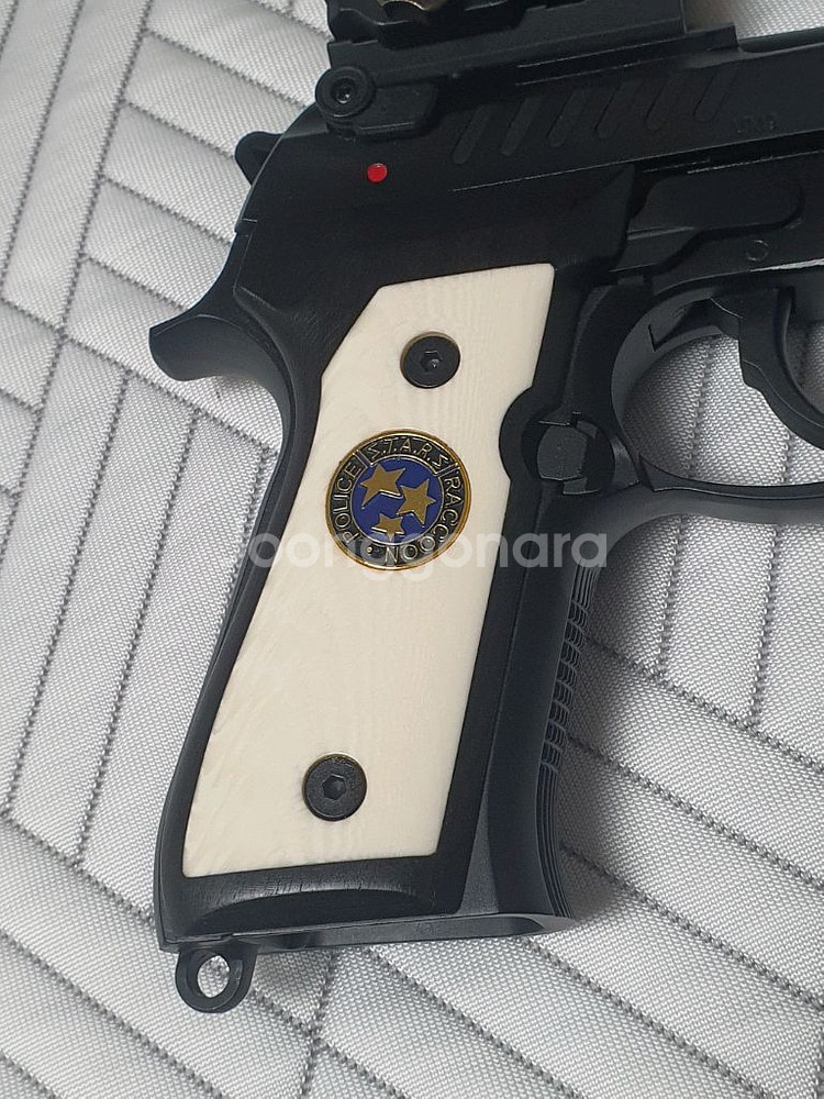 베레타 우드그립 M9, M92--2