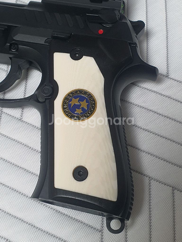 베레타 우드그립 M9, M92--1
