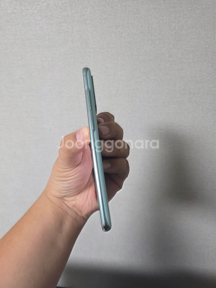 갤럭시 S20FE 민트 128기가 팔아요~--3