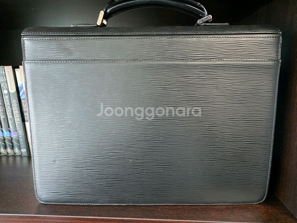 루이비통 에삐 라귀토 블랙 서류가방 남여공용 판매합니다--1