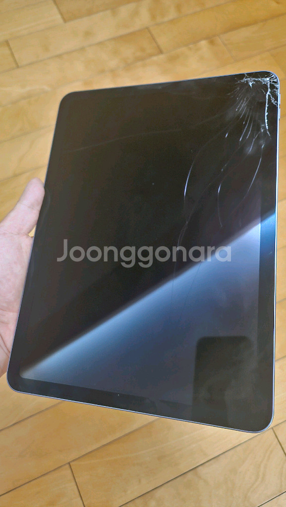 아이패드 에어5 m1 64g 와이파이 파손--1