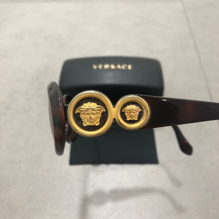 베르사체 메두사 금장 선글라스 이미지