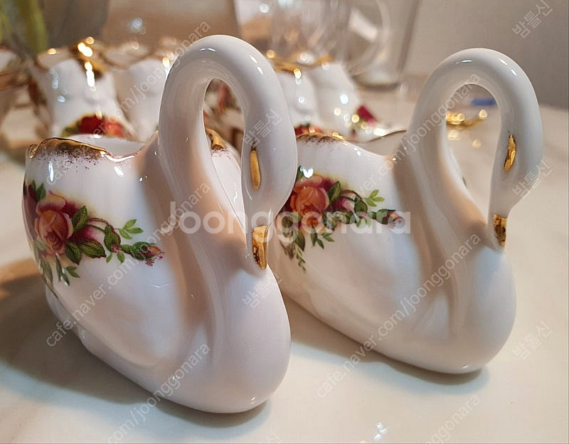 영국 로얄알버트황실장미 슈즈 &백조 소품 개당값--5