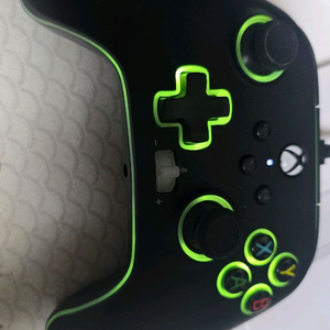 powera xbox컨트롤러