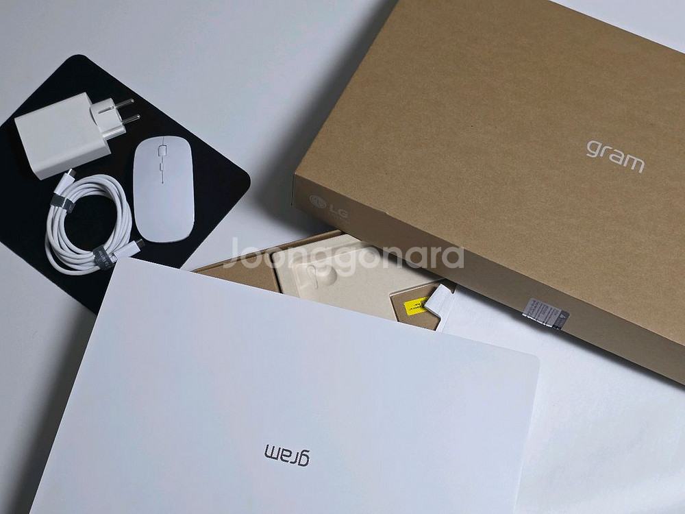LG 그램 프로 17인치 화이트 외장그래픽 (최고사양)--5