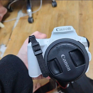 캐논 EOS 200D 화이트 및 탐론 1750. 각종