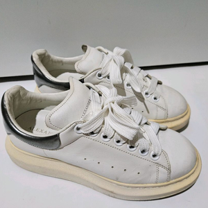 알렉산더 맥퀸 오버솔 스니커즈 36사이즈