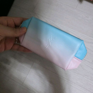 입생로랑 파우치
