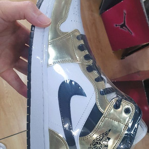 조던1 미드 SE 메탈릭골드 스페셜모델 280 새상품