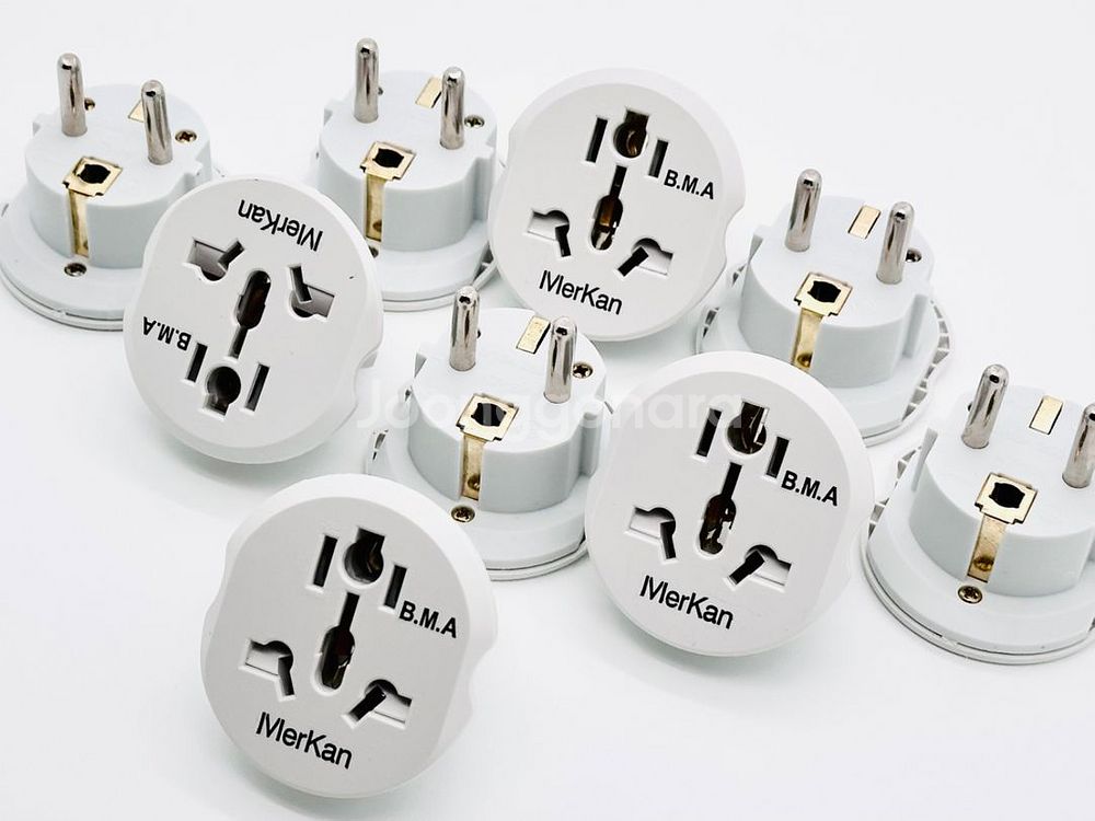 새상품 미사용 멀티 돼지코 16A 4000W 변환플러그--1