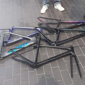 카본자전거차대