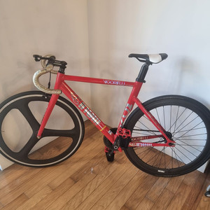 치넬리 비고렐리 샤크 52사이즈 완차 판매합니다.