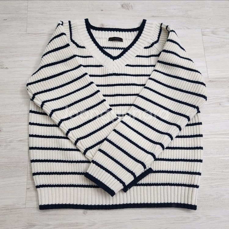 스트라이프 브이넥 니트 새상품--0