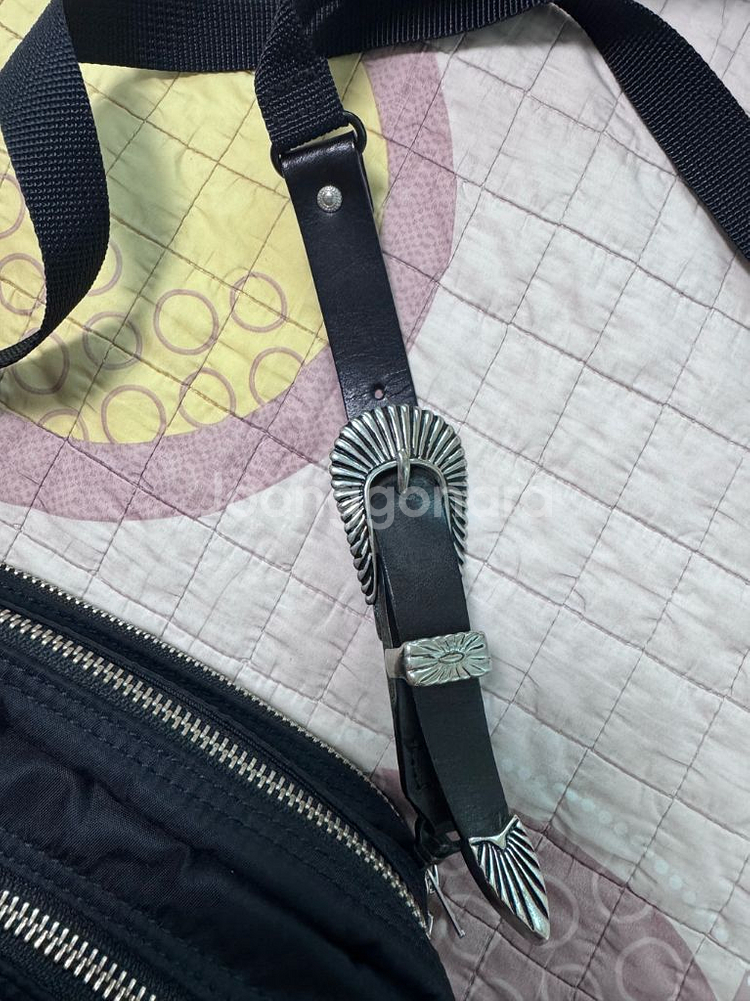 포터 토가 벨트백 블랙 팝니다--1