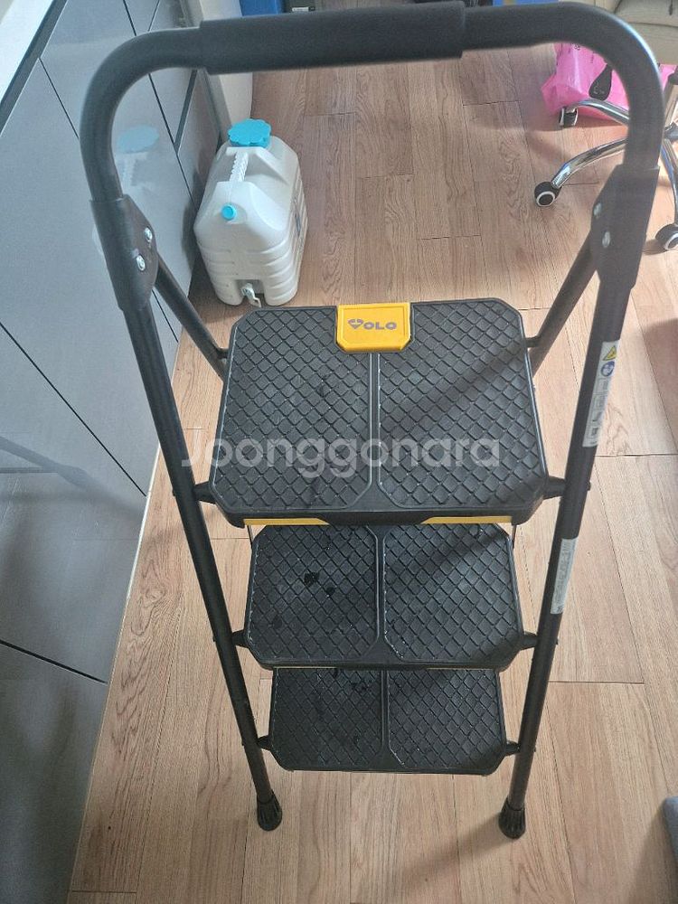 접이식 3단 계단사다리 팝니다--0