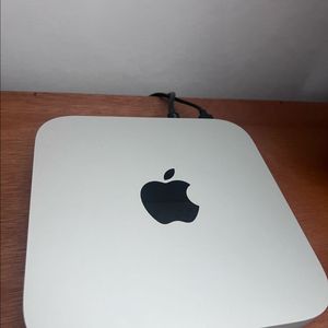 맥미니 m2 pro/10cpu16gpu/16GB/1tb