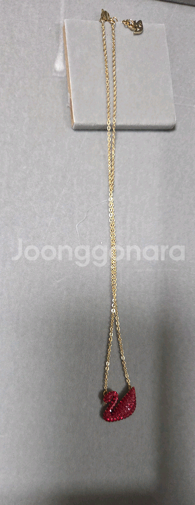 스와로브스키 레드 스완 목걸이--2