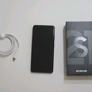 갤럭시 S21 울트라 5G 블랙 자급제폰 판매해요.