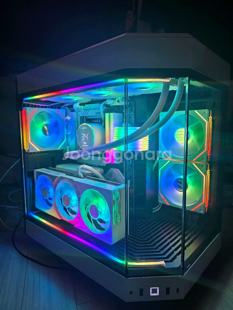 라이젠7 9800X3D RTXT5080 어항본체--0