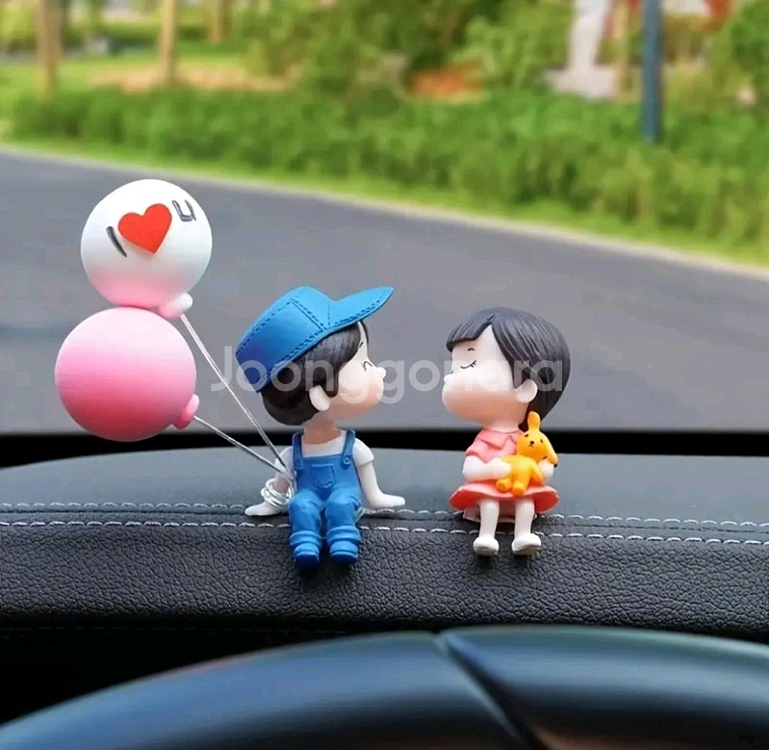 뽀뽀하는 귀여운커플--2