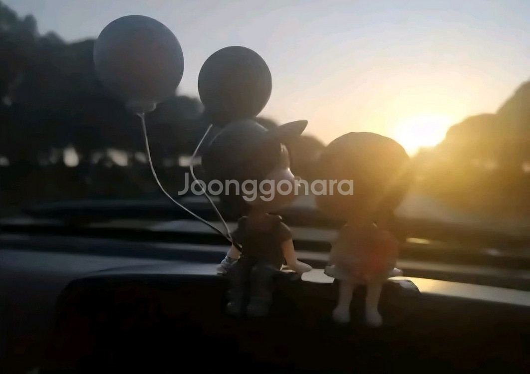 뽀뽀하는 귀여운커플--5