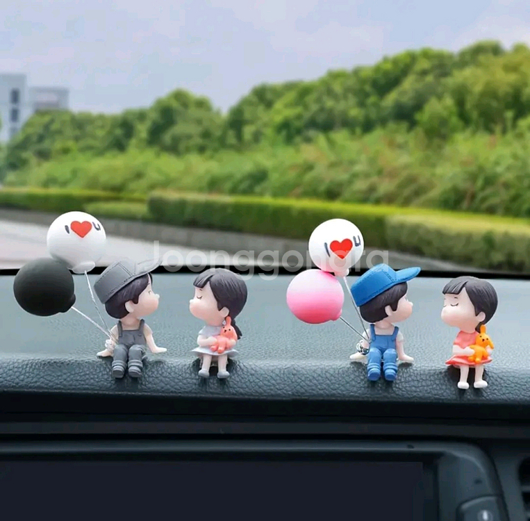 뽀뽀하는 귀여운커플--3