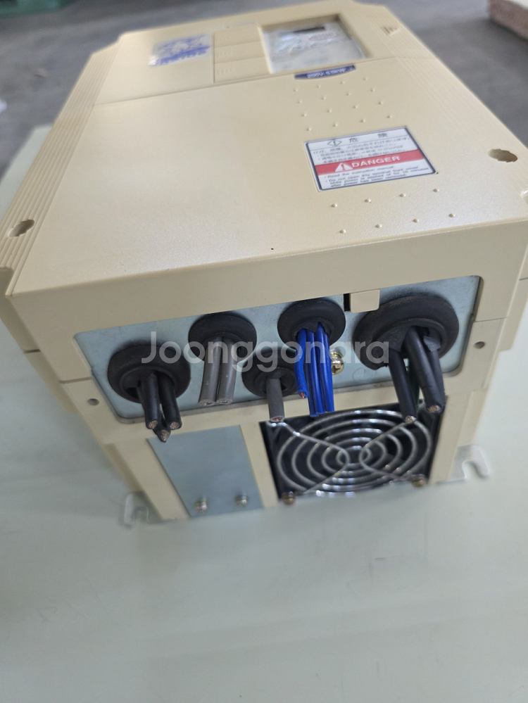 TOSHIBA 인버터 VFA7-2055PL--5
