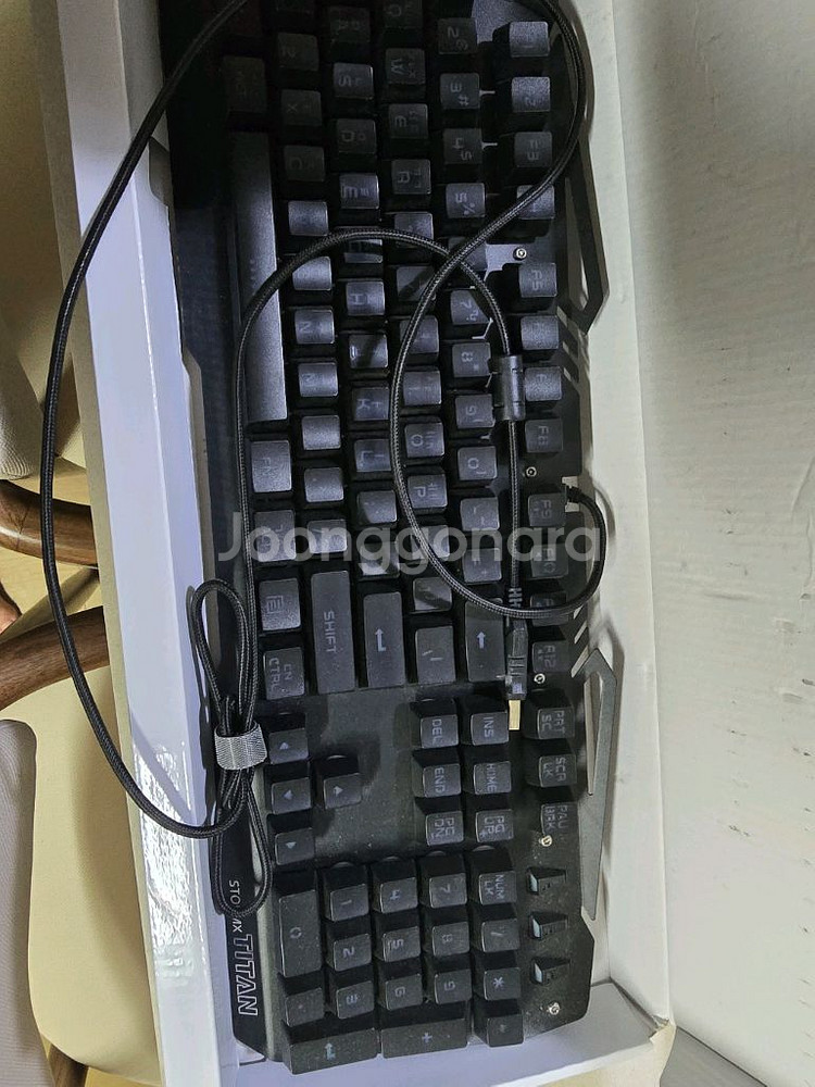 제닉스 타이탄 게이밍 키보드--1