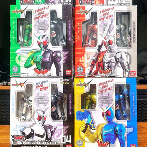 반다이 가면라이더 더블 WFC 피규어 일괄로 팝니다.