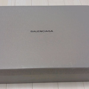 BALENCIAGA 발렌시아 대형박스(사이즈 사진참조)