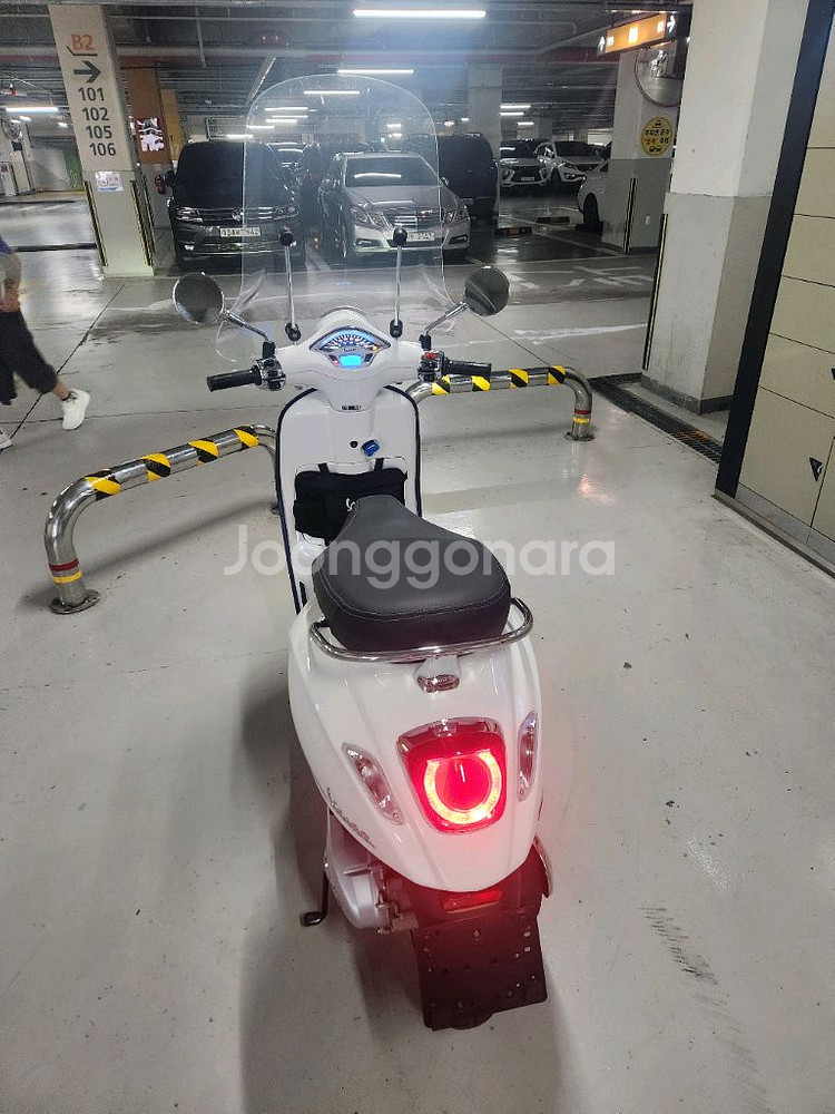2023년식 베스파 프리마베라 2100km--3