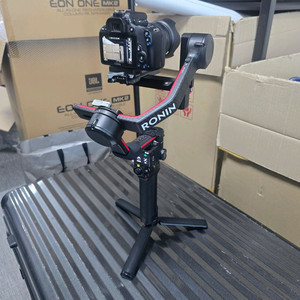 DJI RS 4 Pro 짐벌