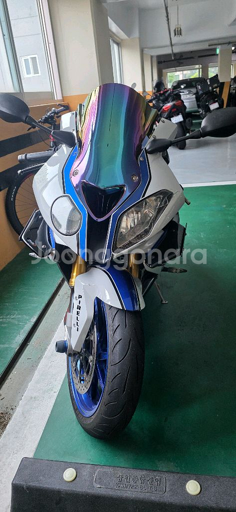 BMW S1000RR HP4 컴피티션--9