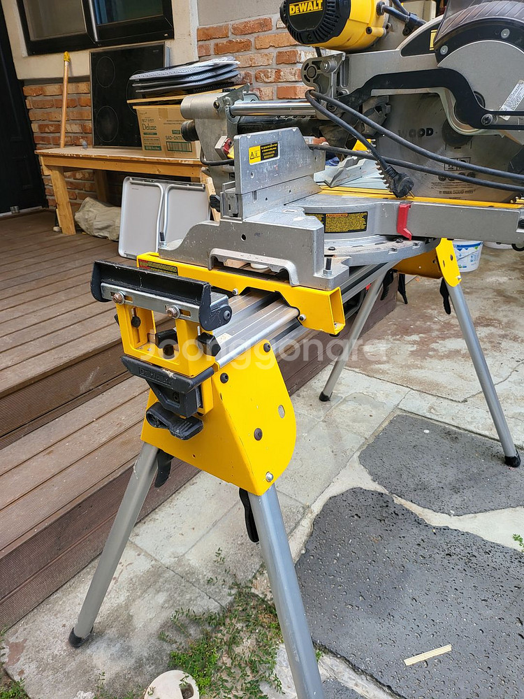 디월트 dws780 각도절단기및 스텐드 포함--4