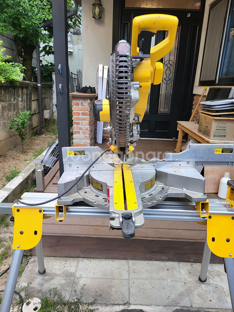 디월트 dws780 각도절단기및 스텐드 포함--3