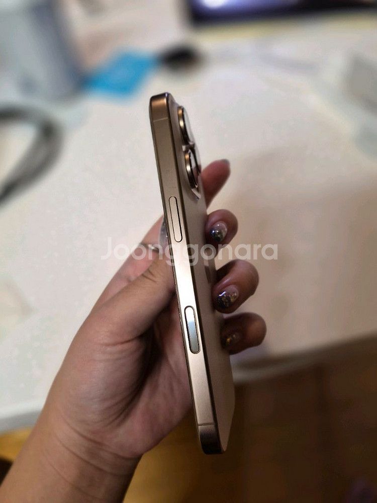 아이폰 16프로 1TB 데저트 색상--9
