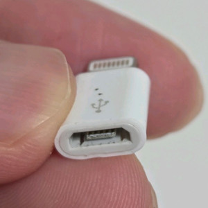 애플 라이트닝 마이크로 USB 어댑터