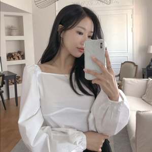 라디엣 퍼프 크롭 블라우스 white