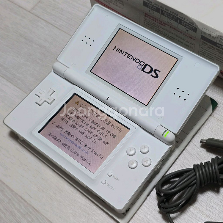 닌텐도 DS Lite NDSL 크리스탈 화이트 박스구성--2