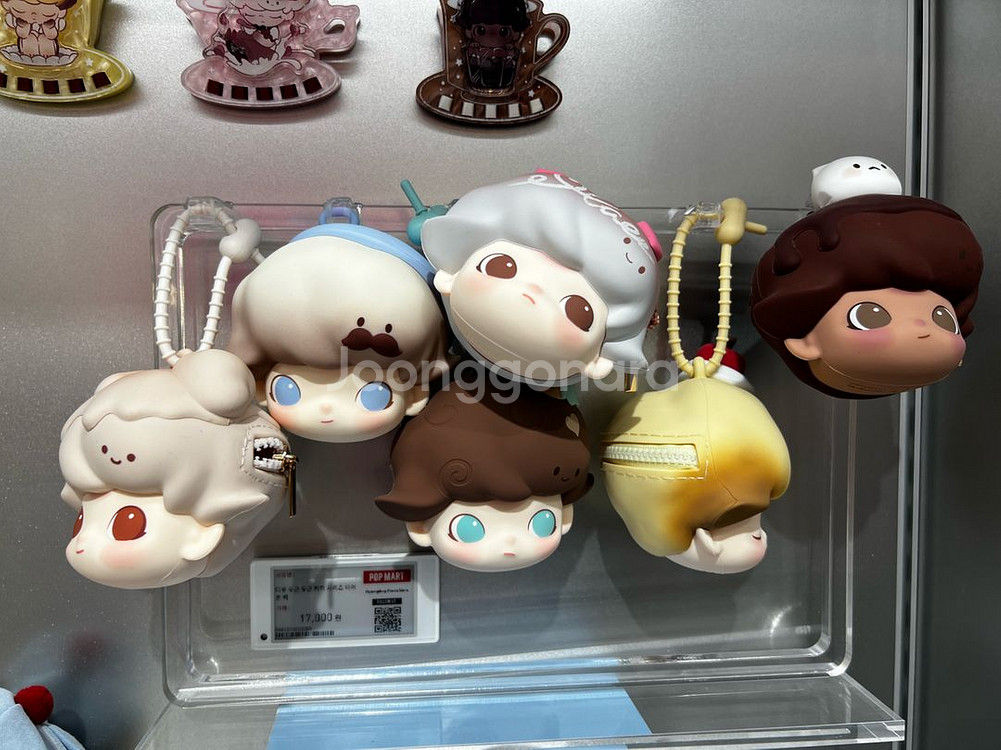 정가양도 정품) 디무 두근두근 커피 이어폰백 팝니다--0