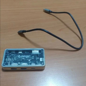 ORICO 투명 도킹 스테이션