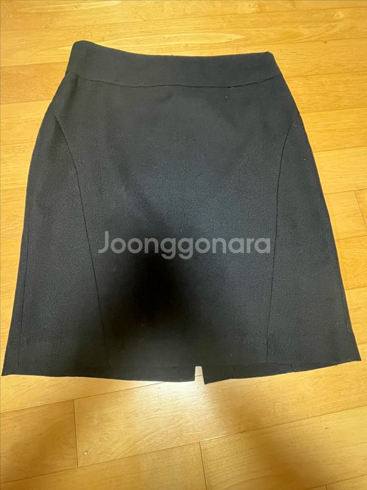 (상태좋음)바나나 리퍼블릭 55사이즈 블랙 스커트--0