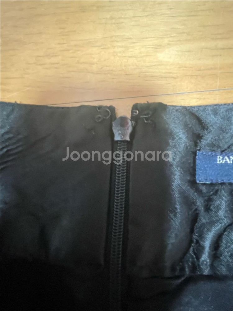 (상태좋음)바나나 리퍼블릭 55사이즈 블랙 스커트--2