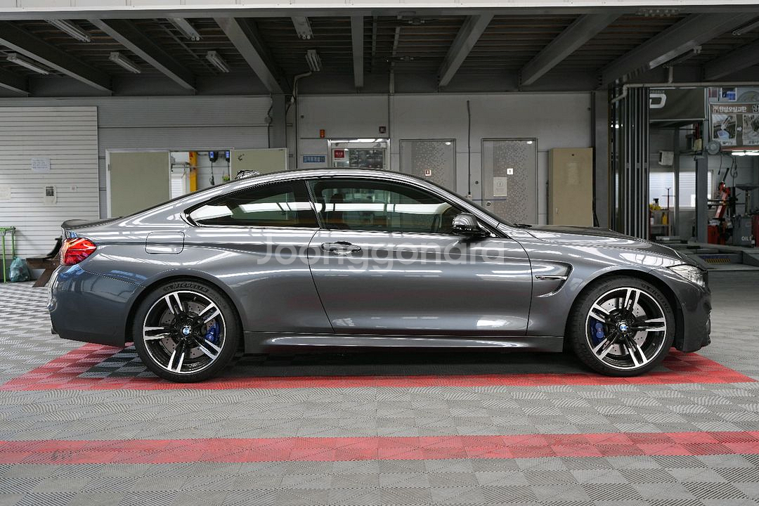 BMW M4 사일런스 에디션--4