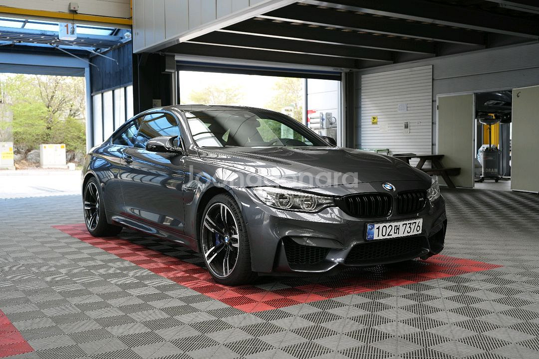 BMW M4 사일런스 에디션--2