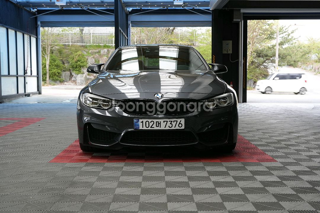 BMW M4 사일런스 에디션--1