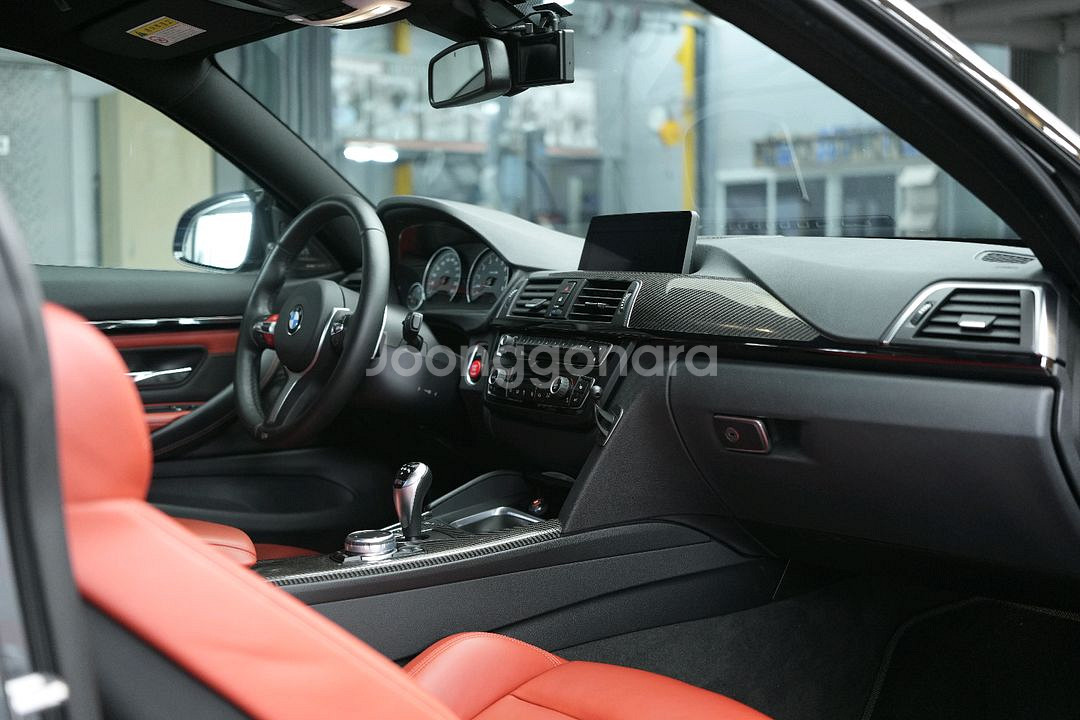 BMW M4 사일런스 에디션--8