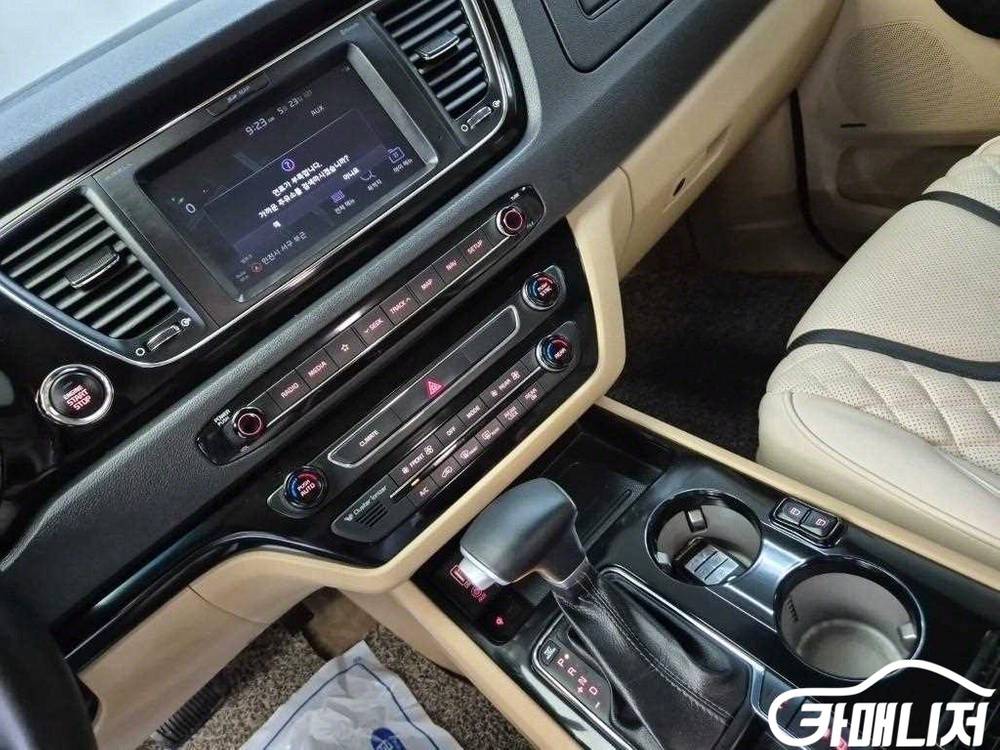 [기아]더 뉴 카니발 가솔린 7인승 하이리무진 프레지던 이미지