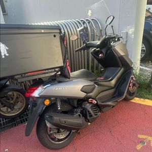 야마하 NMAX 스쿠터