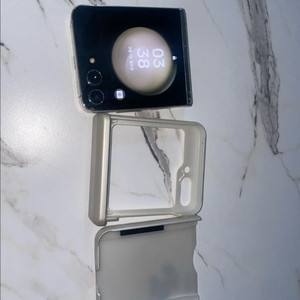 갤럭시 z플립 5 256gb 크림색